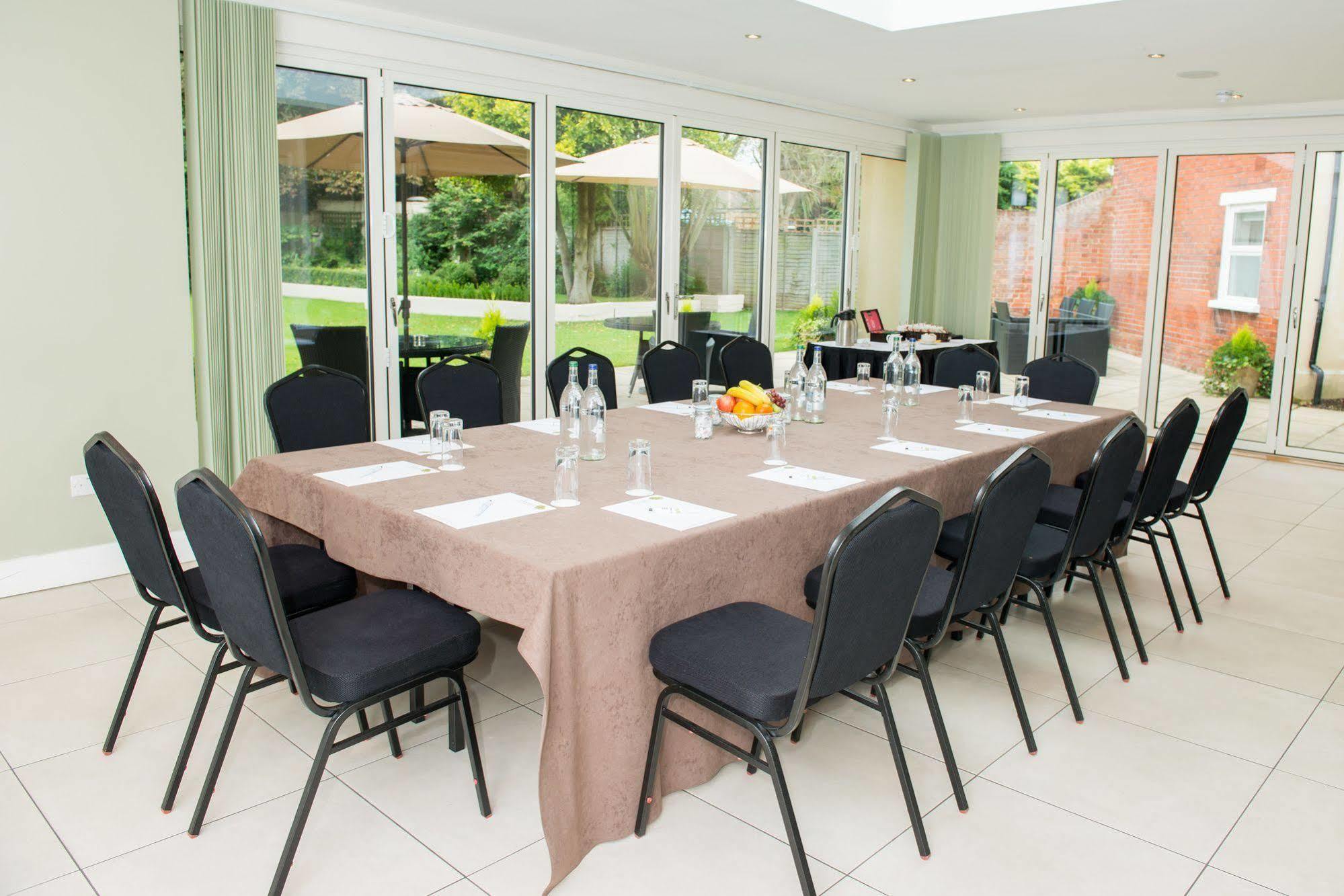 Stanwell Hotel By Mercure Exterior foto